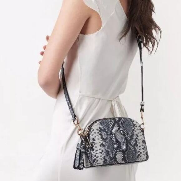 Marc Jacobs The Shutter Snake-Embossed Crossbody Bag Grey Multicolor - Picture 1 of 9